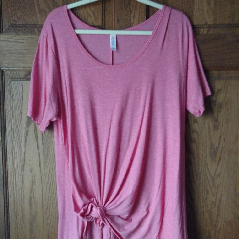 Lularoe classic tee
